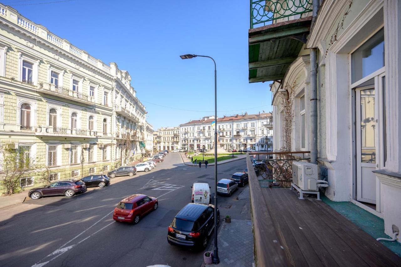 Vintage Apart On Ekaterininskaya Sq. 9 Odessa Exteriör bild